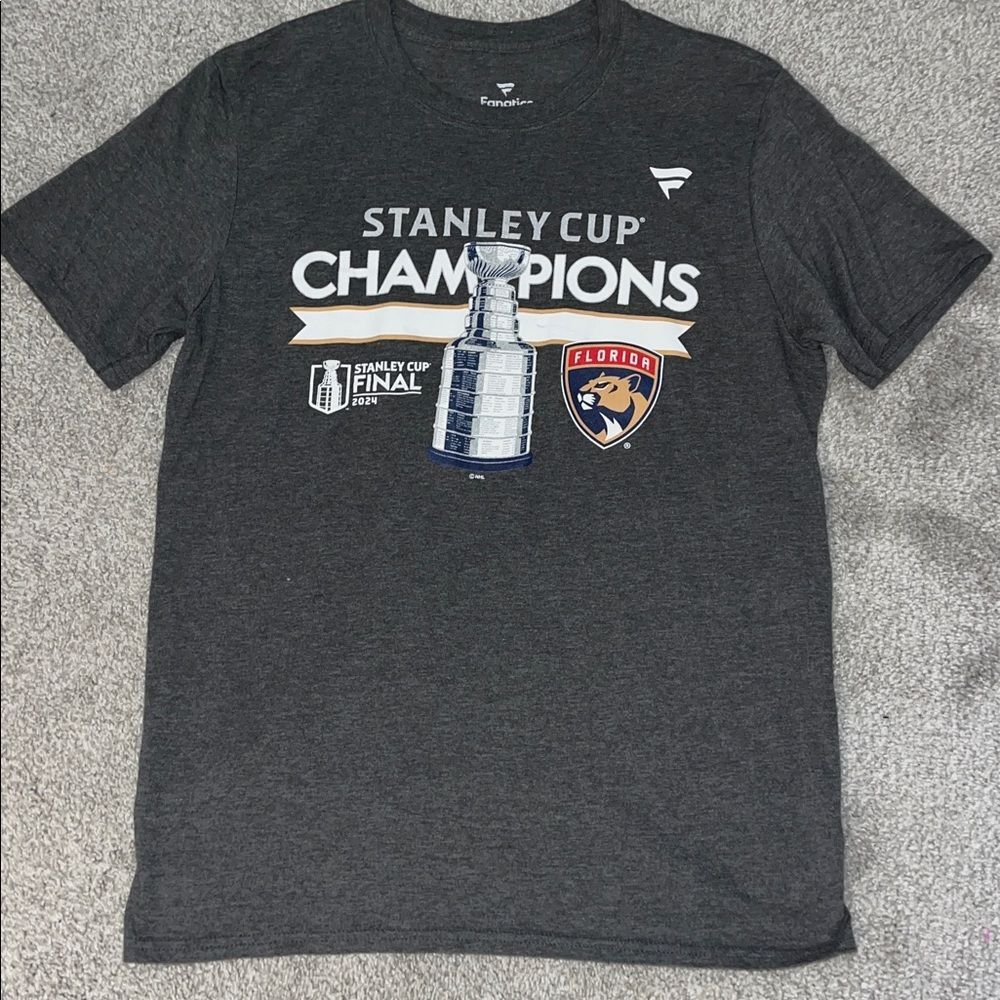 Gray Fanatics Florida Panthers Hockey T-Shirt M Stanley Cup Champs Sunrise Miami